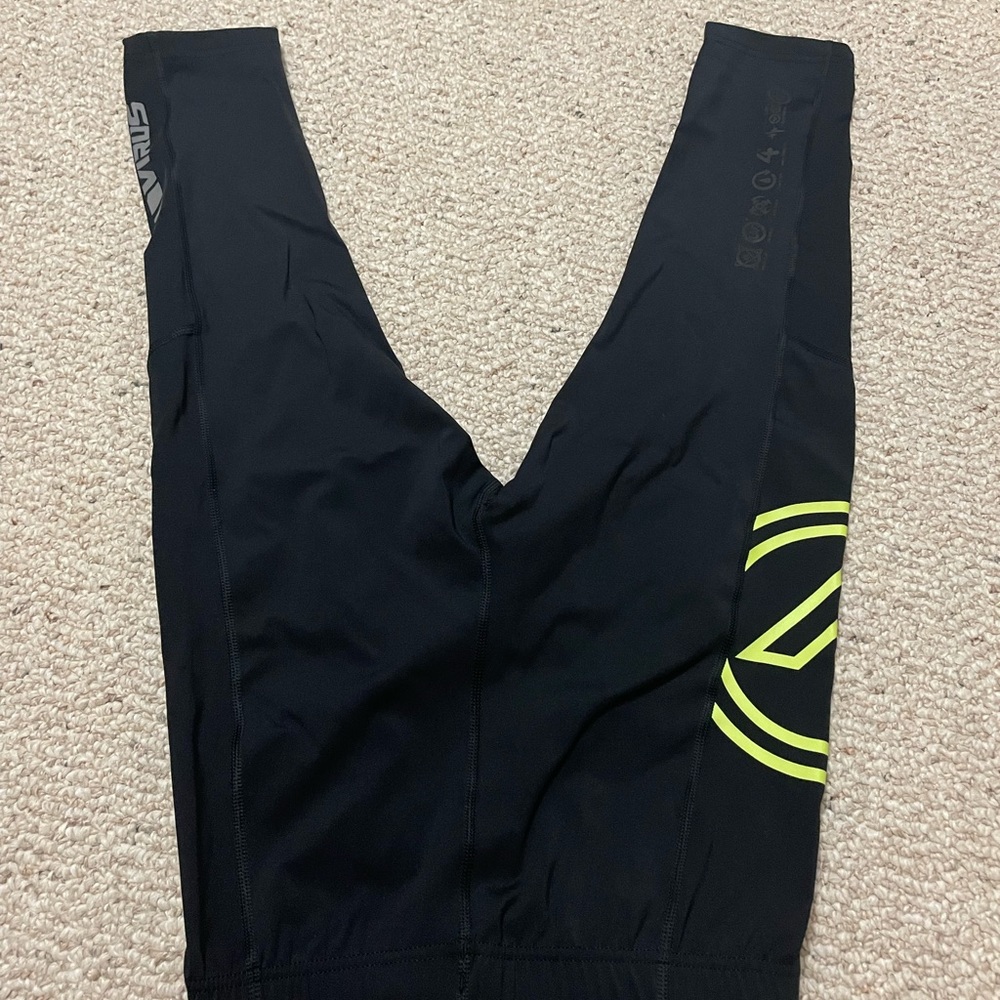 Virus INTL mens 3/4 compressions